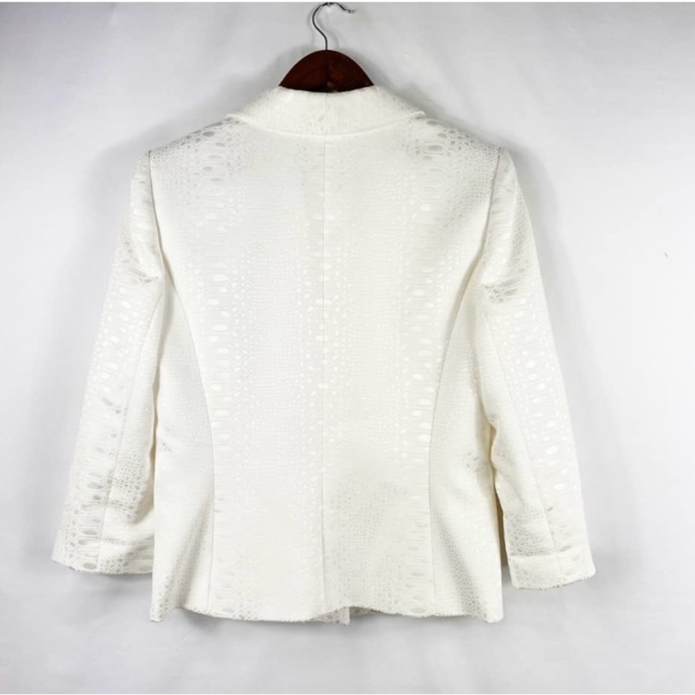 Elegant White Women's Blazer - Picture 3 of 3